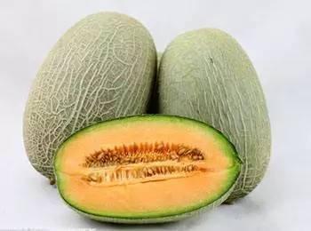 搞笑美女吃哈密瓜视频,美女大口吃哈密瓜，欢乐瞬间引网友爆笑