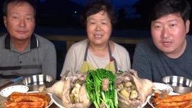 小徐一家人摘瓜煮着吃视频,共享田园生活美好时光